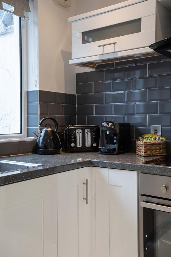 Refurbished Home, 8 Mins To Cc Белфаст Екстер'єр фото