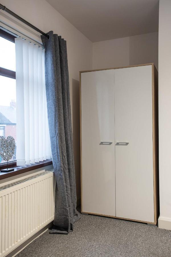 Refurbished Home, 8 Mins To Cc Белфаст Екстер'єр фото